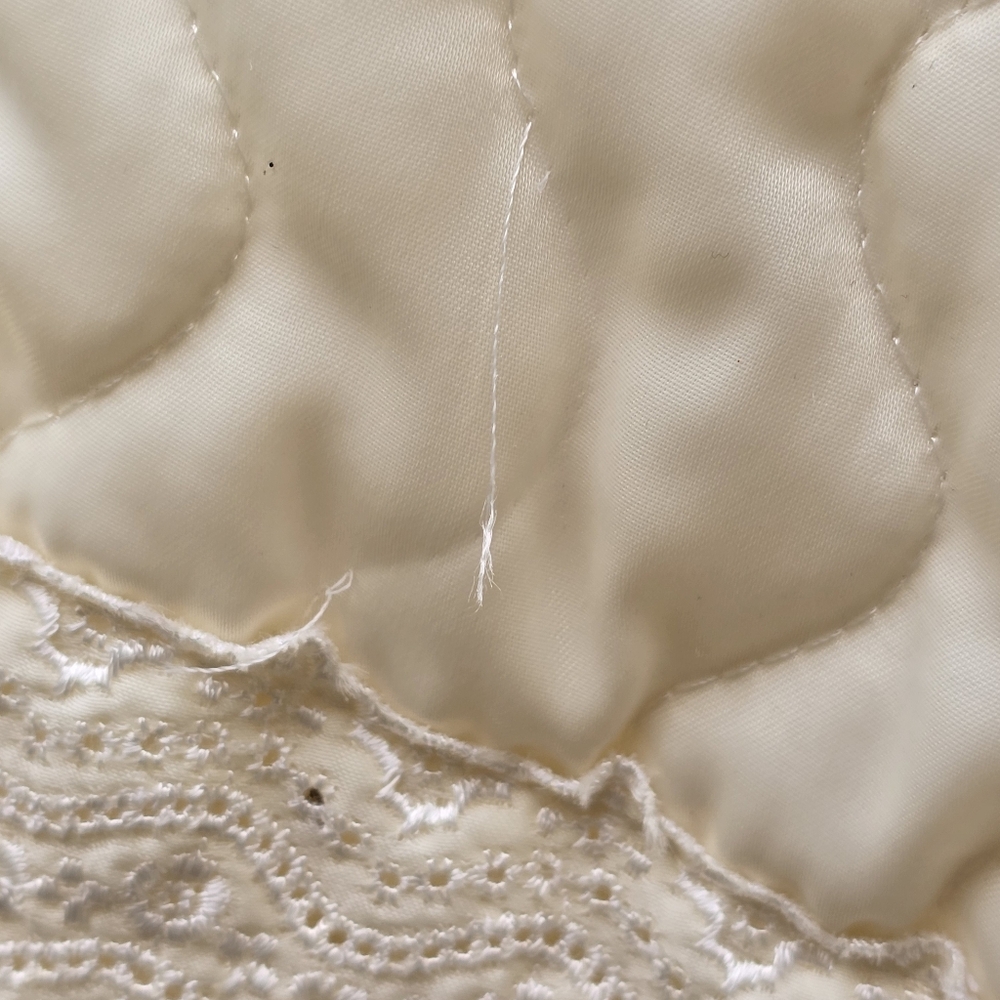 1980s Christian Dior Quilted Bed Jacket Lingerie Size Medium Ivory Lace Vintage, - Picture 13 of 16
